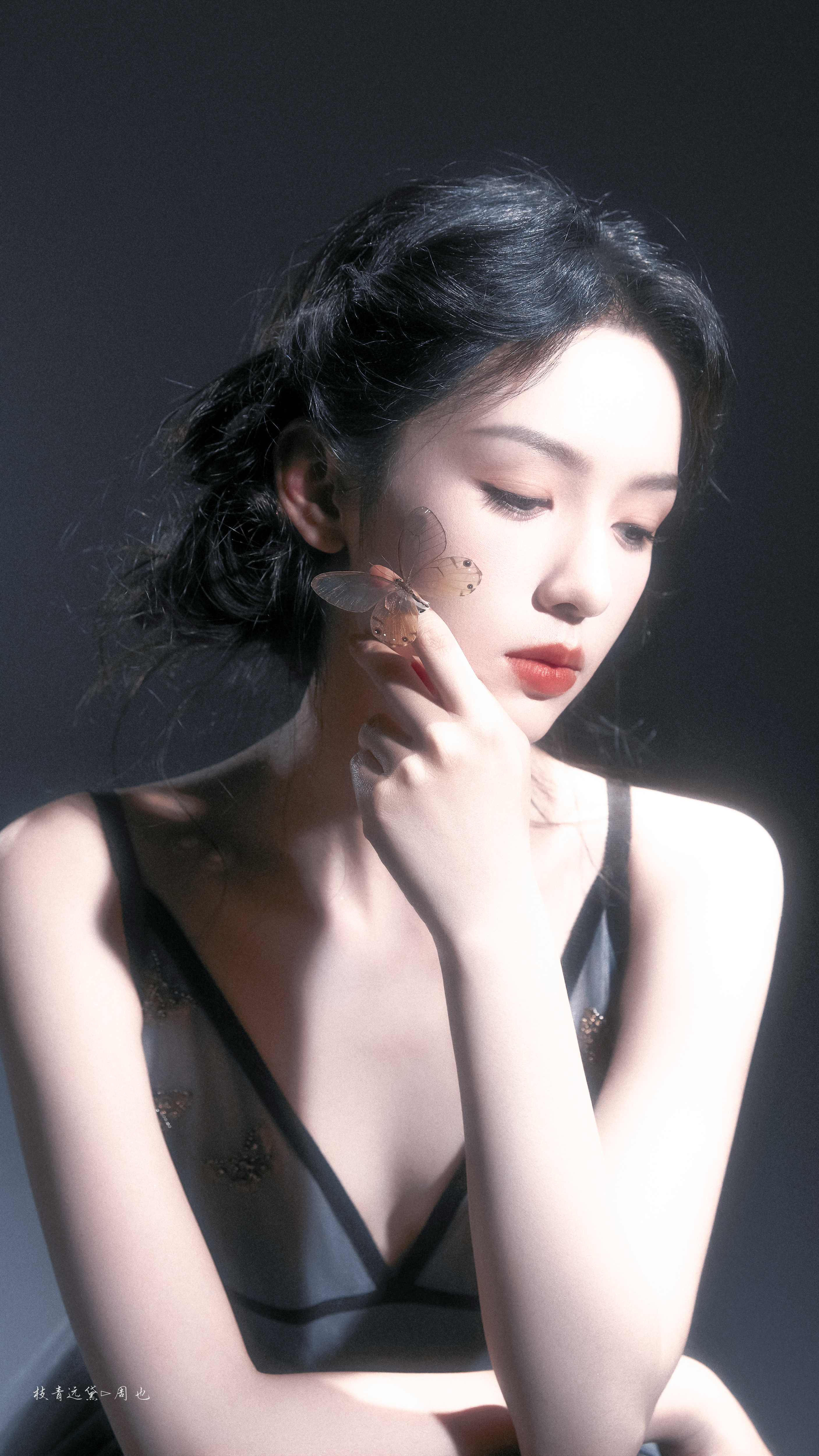 2025.03.30｜4K手机壁纸：2025 – 周也高清写真（2）